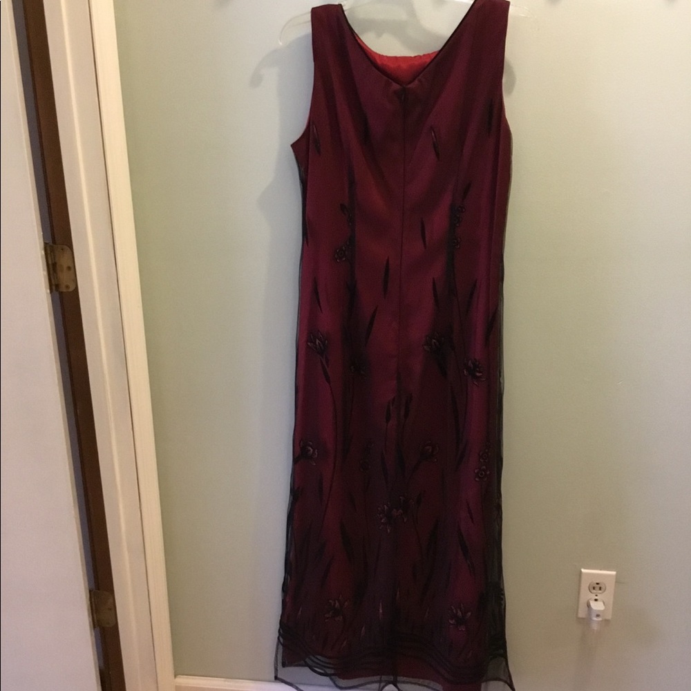 Dress - Picture 2 of 4